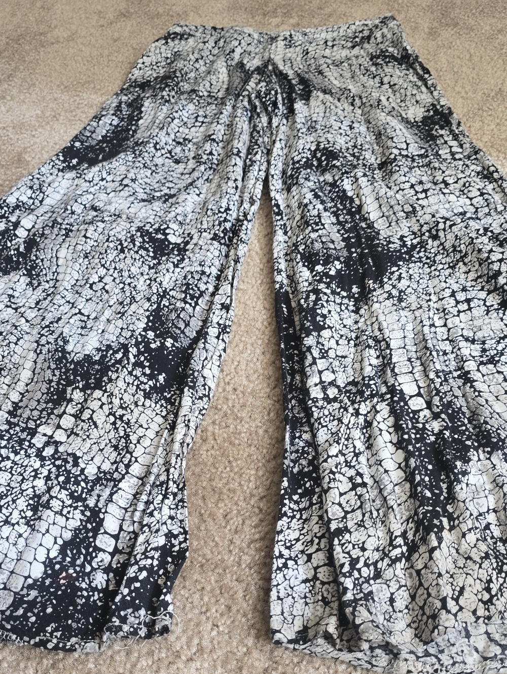 Wide Leg Printed Palazzo Pants - Black & White - Small - Picture 2 of 3